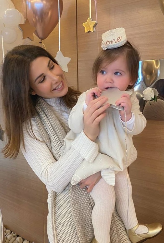 نانسي عجرم في عيد الام