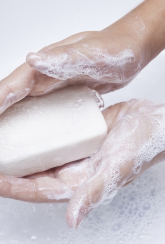 غسل اليدين وتعقيمها أهم طرق الوقاية من كورونا