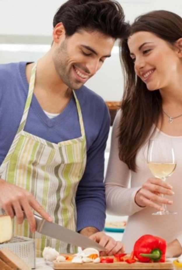 كيفية تشجيع الزوجة لزوجها على المساعدة في البيت وتربية الأبناء