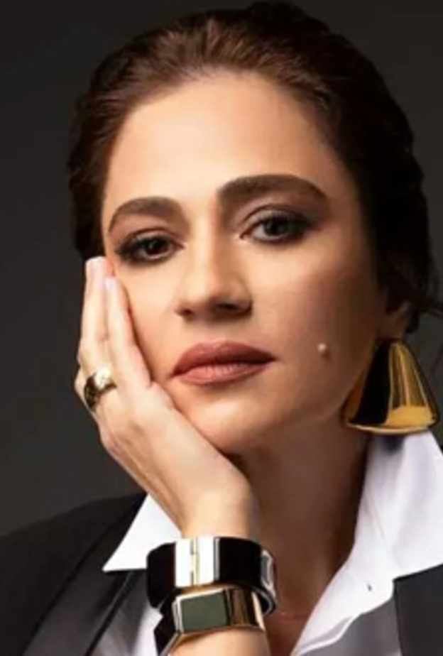  جوليا بطرس مطربة لبنانية ولدت في 1 أبريل