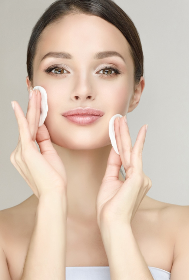 تعرفي على طرق تغيير روتين العناية بالبشرة اليومي من الشتاء إلى الربيع