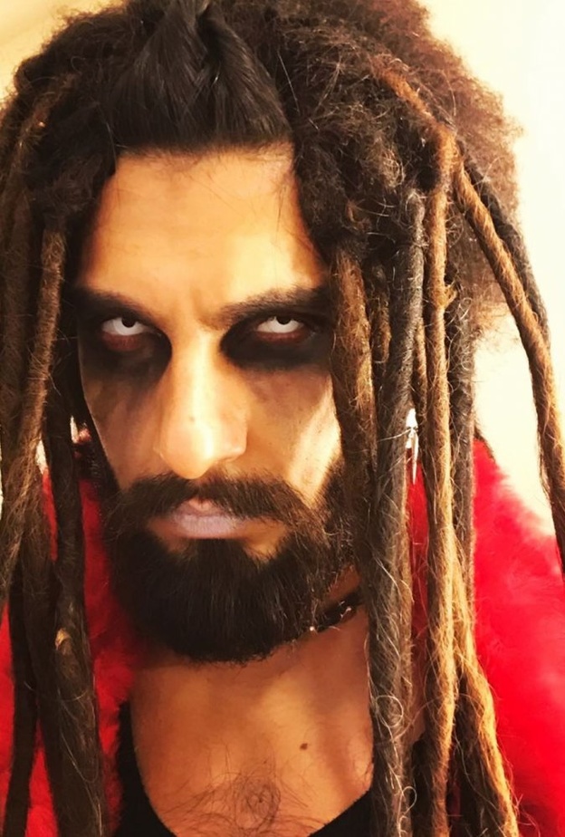 رانفير سينغ يمازح معجبيه من عزلته الصحية