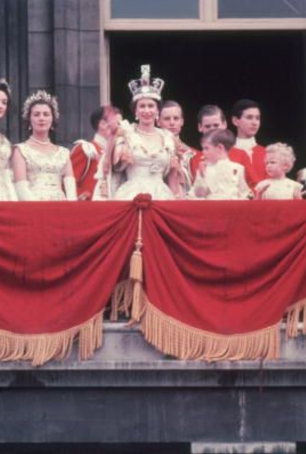 لقطات كانت نقطة تحول في حياة العائلة المالكة البريطانية