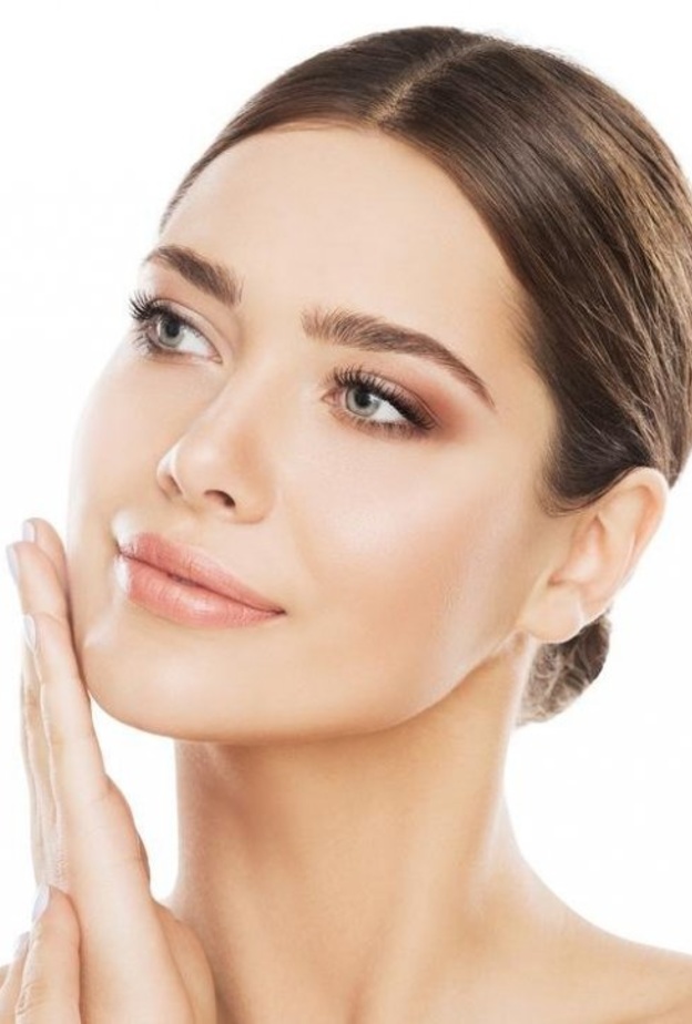 تمكني من تنظيف وجهك باستخدام الحليب