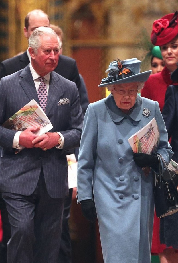 ملكة بريطانيا تشكر المتطوعين في قطاع الصحة