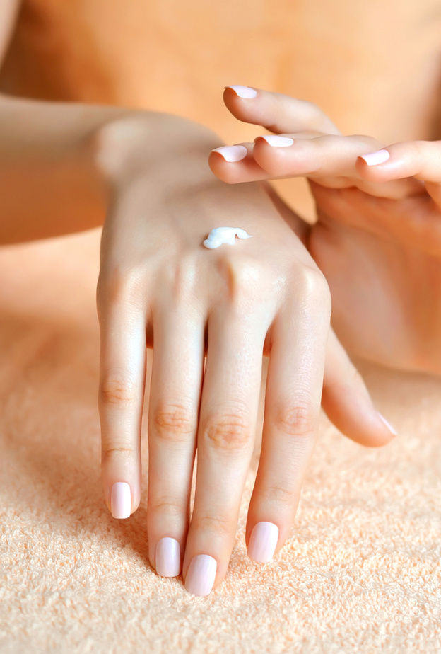  تحتاج اليدين الى وصفات طبيعية لعلاج جفافهما