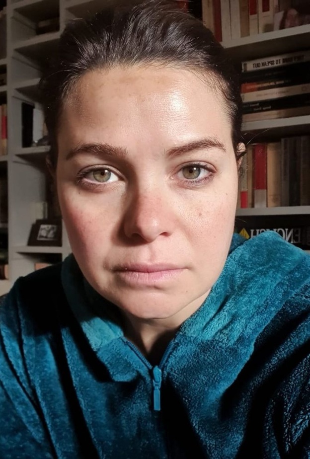  يسرا اللوزي