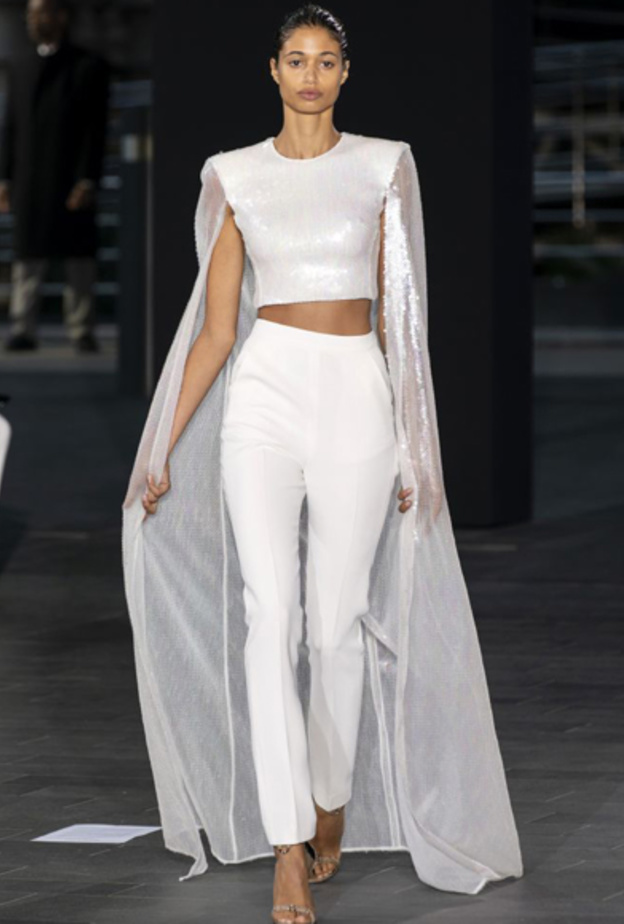 احدث قصات البنطلون الأبيض الرسمي موضة ربيع 2020 من Victoria Beckham