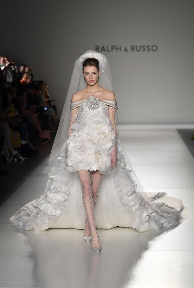 صور اغرب فساتين زفاف 2020 من رالف أند روسو
