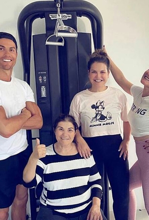 رونالدو وأسرته 