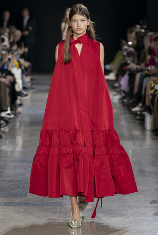 موضة الفساتين الواسعة