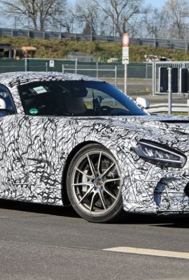 محرك كهربائي ونسخة كهربائية متوقعة