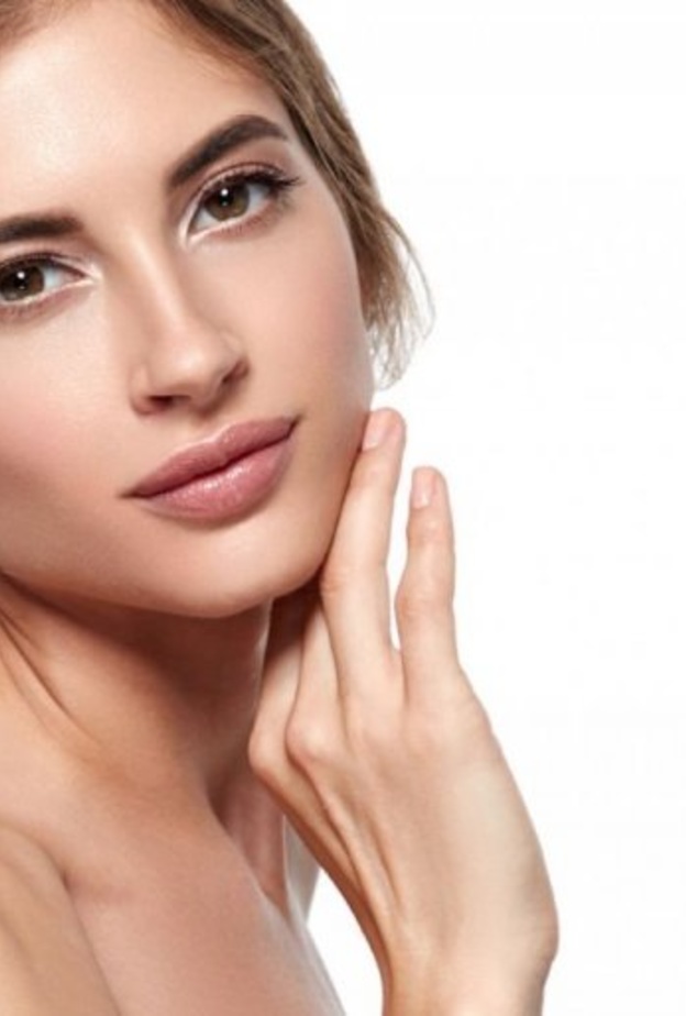  استخدمي زيت شجرة الشاي مع زيت ناقل للحصول على بشرة خالية من أي شوائب