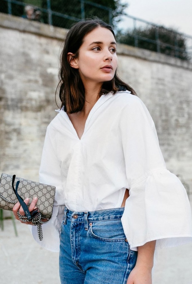  قمصان بيضاء بأكمام الكلوش اختاريها اثناء اجتماعاتك العملية عبر الانترنت