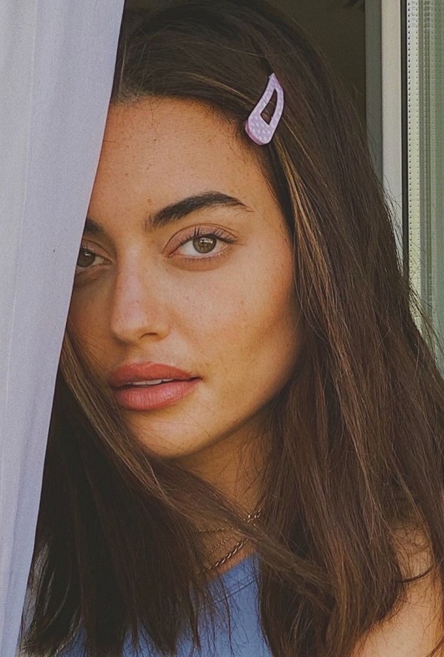 طريقة وضع مكياج شبابي ملون من وحي جسيكا قهواتي