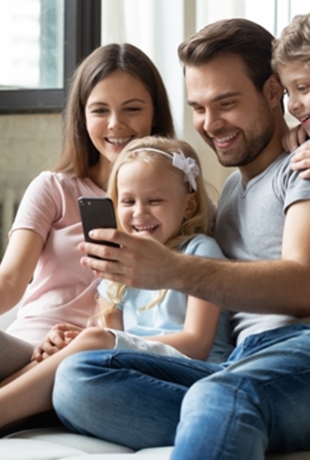 كيف يستطيع الآباء تكوين صداقة مع الأبناء أثناء الحجر المنزلي