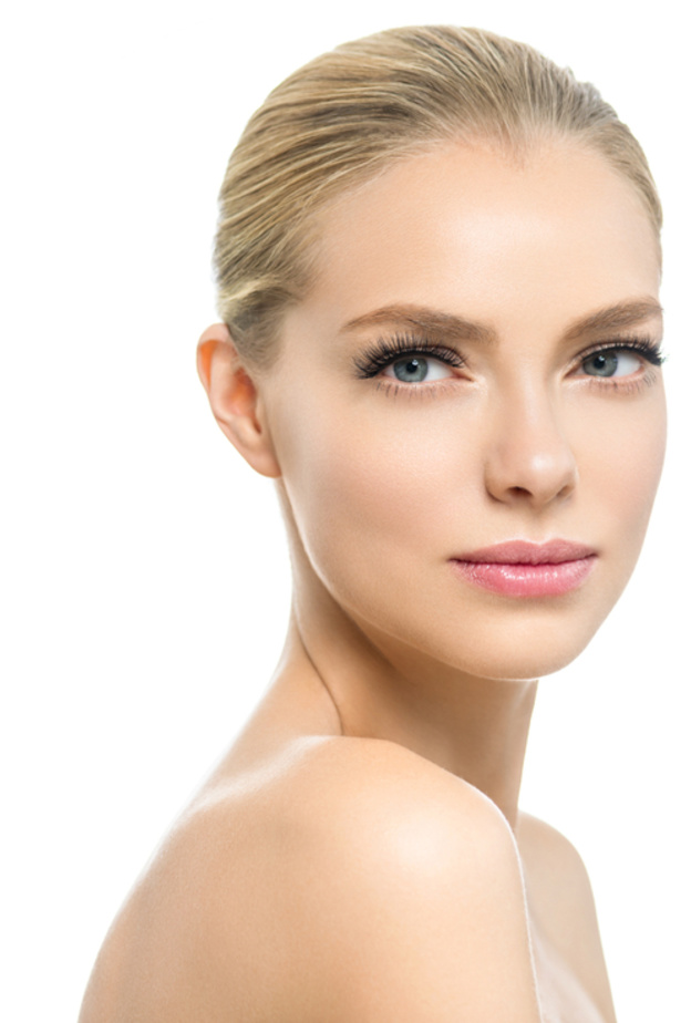 لا تقومي بإزالة الرموش بعنف 