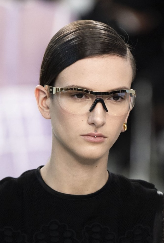 اكسسوارات النظارات الطبية والعصرية لاجتماعاتك عبر الانترنت