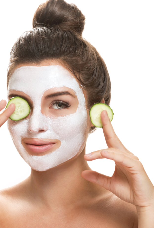 جربي ماسكات البشرة المرطبة هذه خلال جلوسك في المنزل