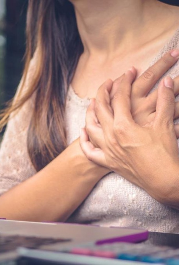  التهاب عضلة القلب يسبب آلاما في منطقة الصدر