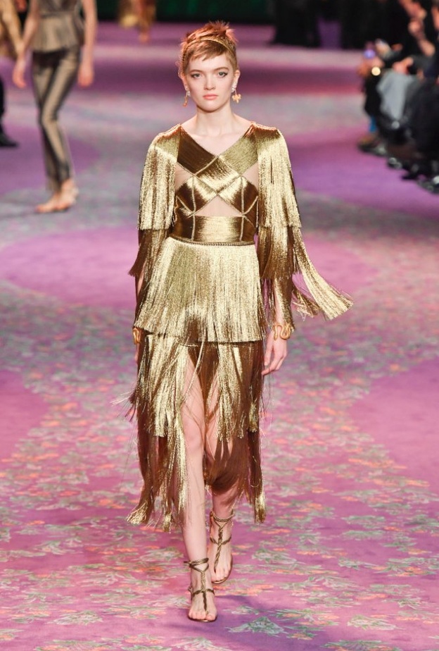  فساتين خطوبة 2020 من ديور