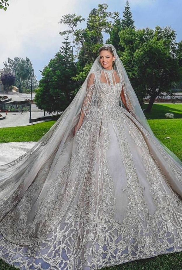 فساتين زفاف باهظة