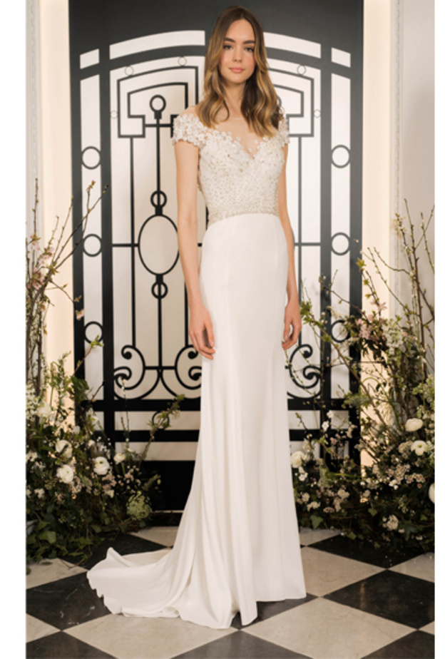 فساتين زفاف مستقيمة بقصة الكورسيه