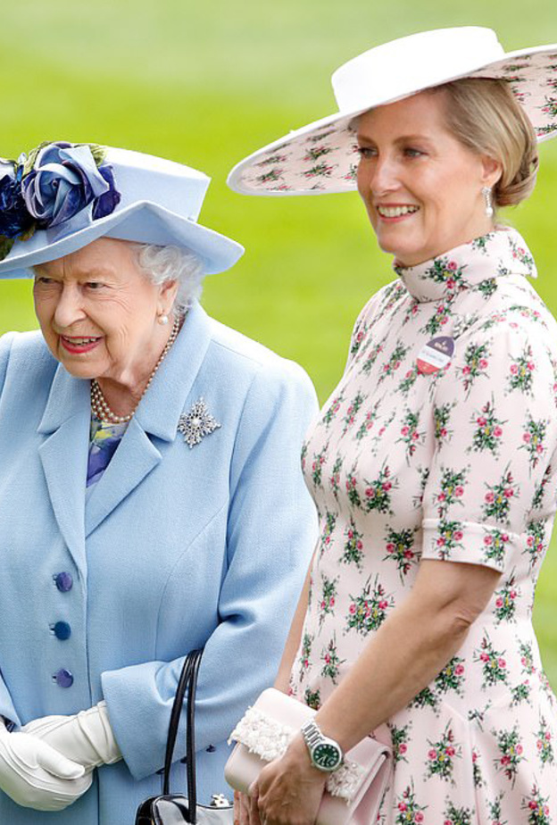 كونتيسة وسكس رفيقة شبه دائمة لملكة بريطانيا