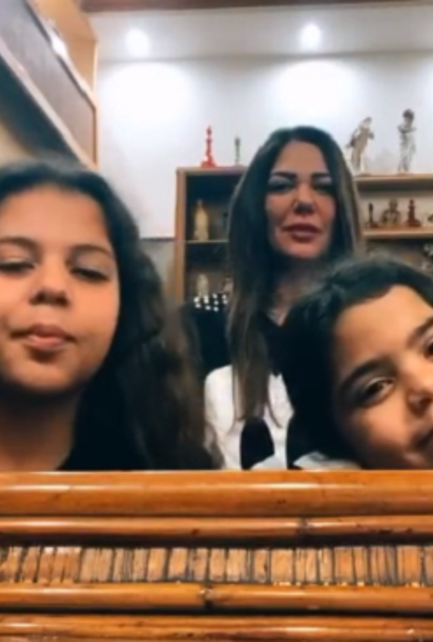 ابنة عادل امام واحفاده