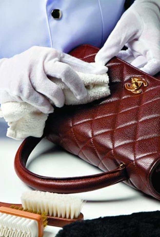 اعتني بحقائب اليد الثمينة ونظفيها بالطريقة الصحيحة