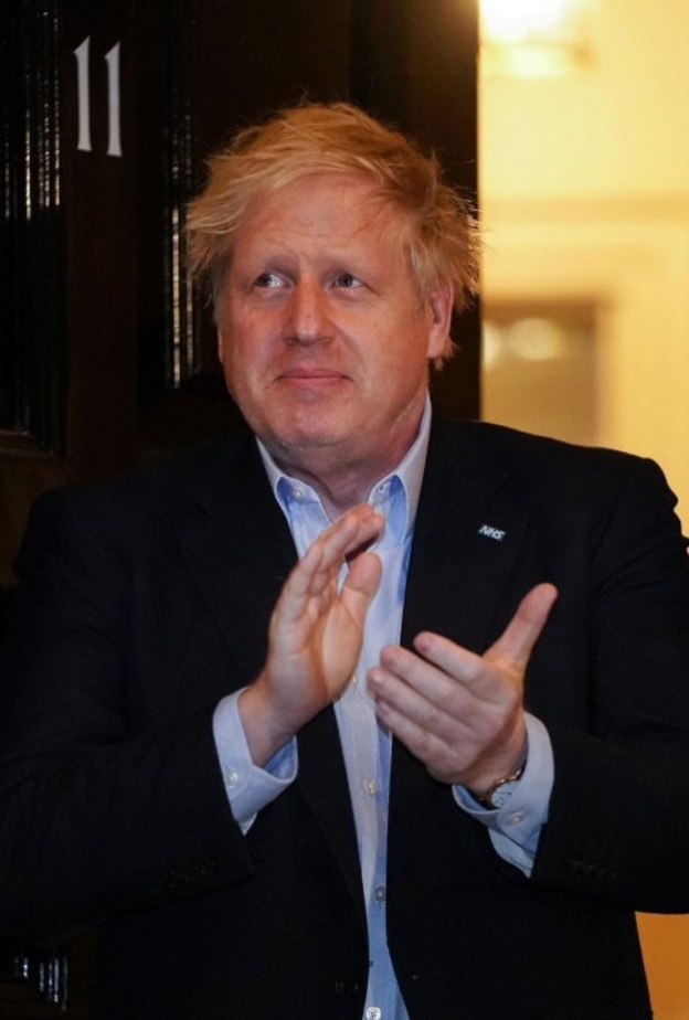 رسائل من الملكة وأفراد العائلة الملكية إلى بوريس جونسون بعد دخوله العناية المركزة بسبب كورونا