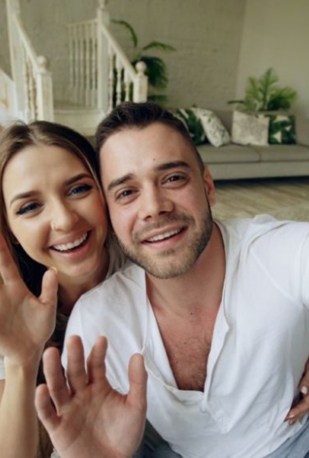 نصائح لتجنب الشجارات بين العروسين خلال الحجر المنزلي، التواصل مع الآخرين