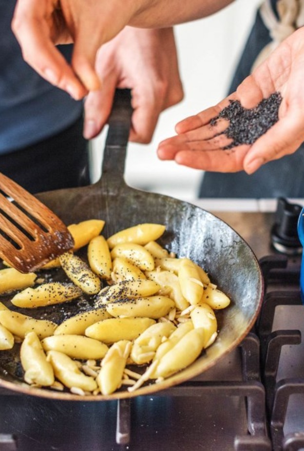 اعداد الطعام في المنزل