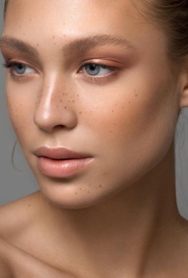 أوراق البقدونس تساعد على تفتيح البشرة