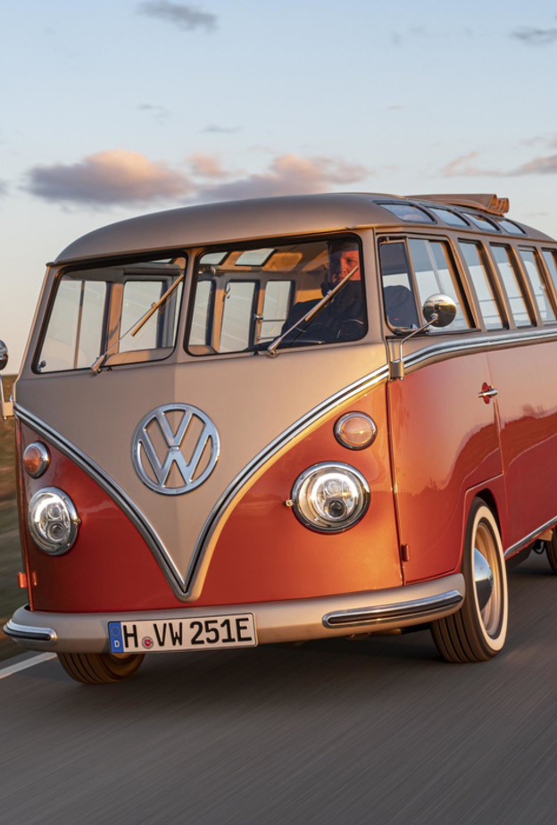 فولكس فاغن تجدد سيارة T1 Samba