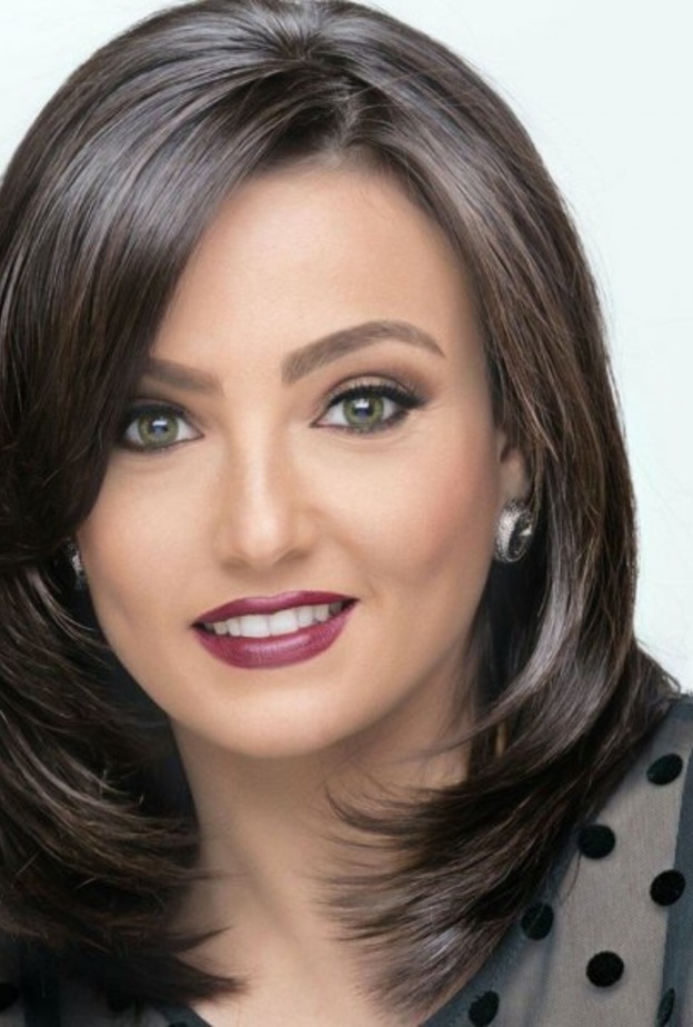 الفنانة بشرى