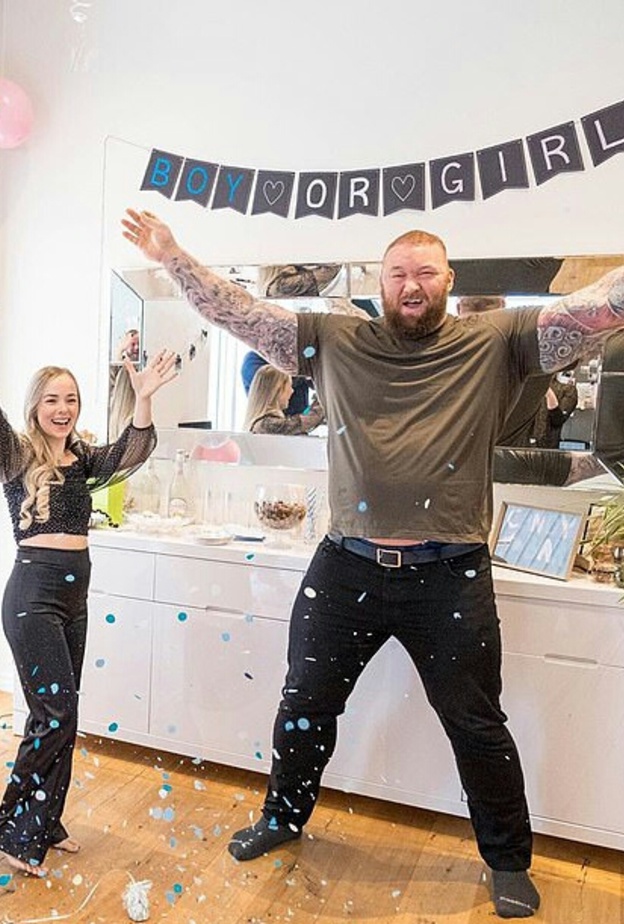 الشهير بالجبل و زوجته 