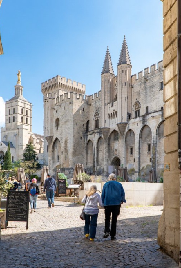 أجمل العطلات في أفنيون من اجمل مدن فرنسا