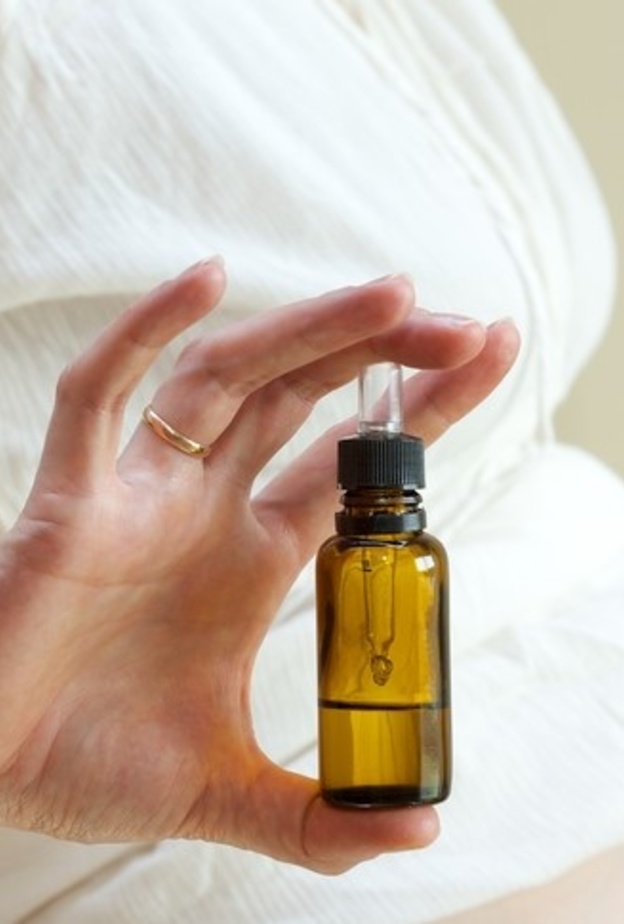  فوائد زيت السمسم للحامل في الشهرالتاسع