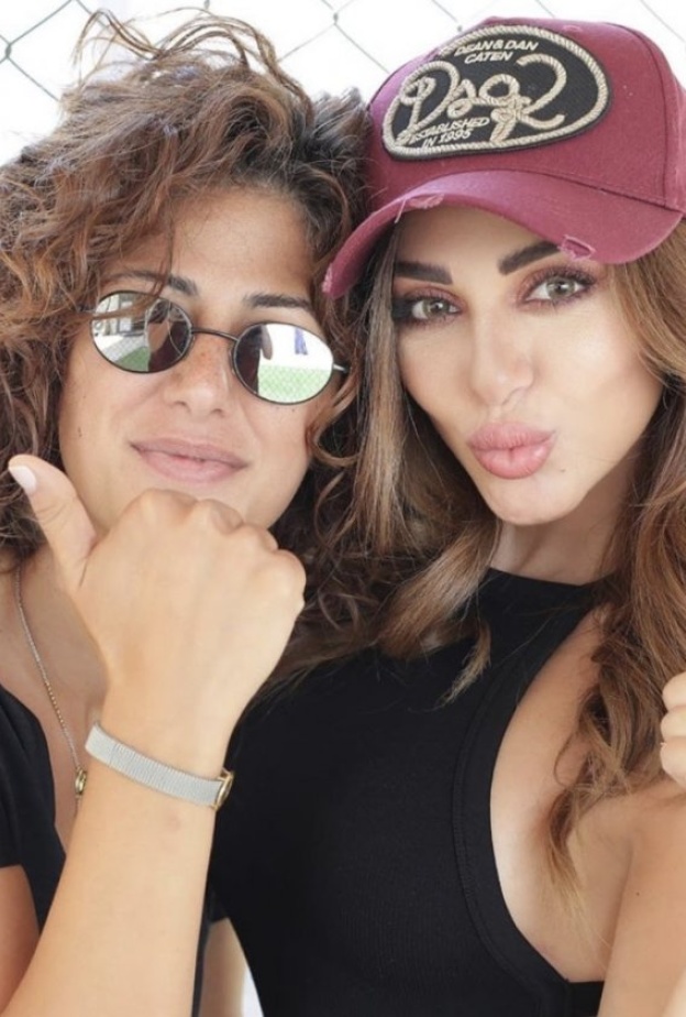 صورة لطيفة نشرتها ميريام فارس برفقة اختها بمناسبة عيد ميلادها