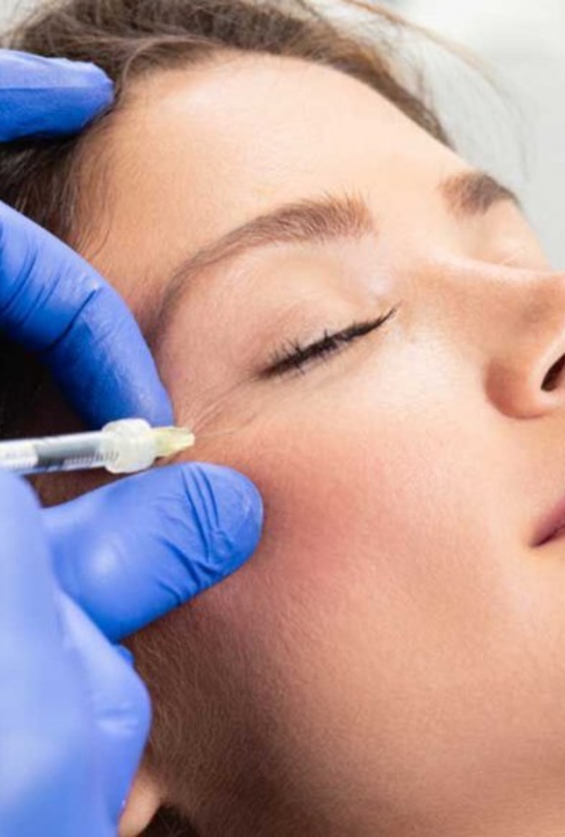 حقن منطقة تحت العين بطبقة صغيرة من هلام حمض الهيالورونيك تساعدك على التخلص من الهالات السوداء