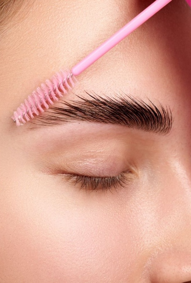 احصلي على حواجب كثيفة بخطوات سهلة