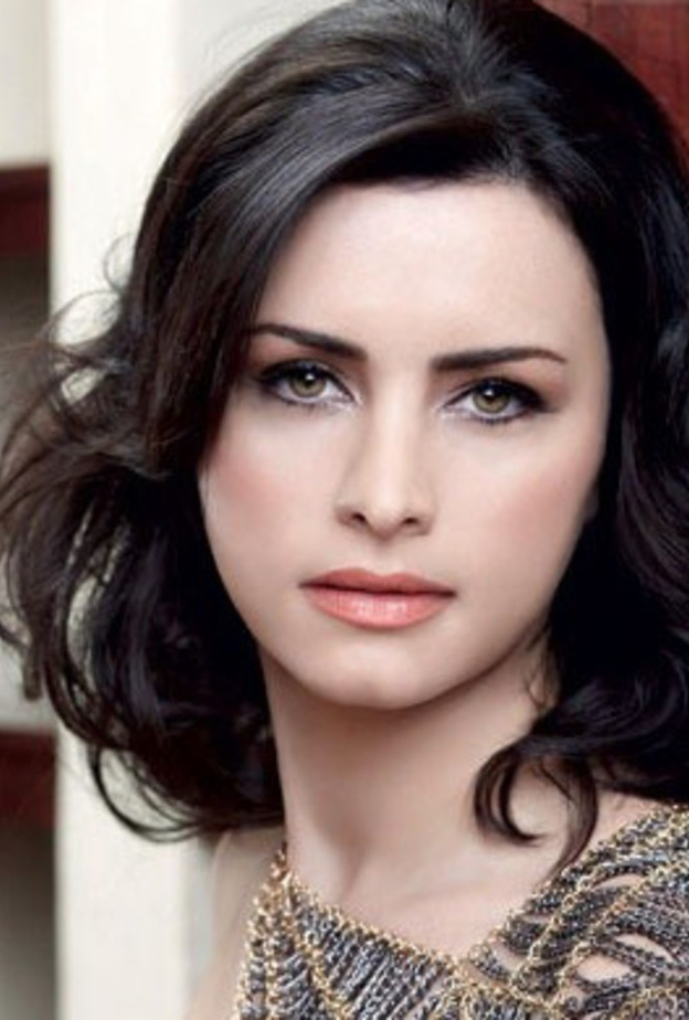  الفنانة نور اللبنانية