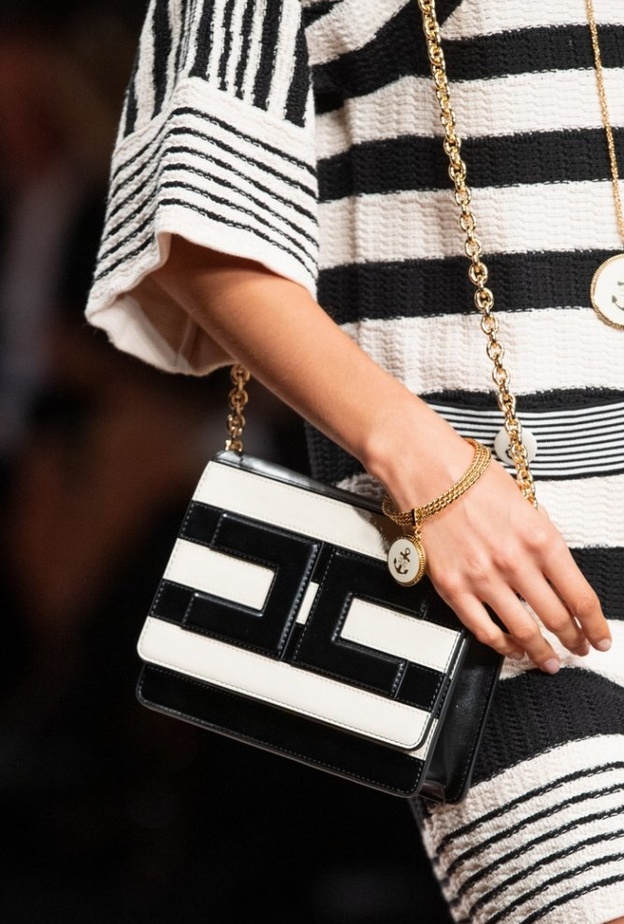  حقائب المونوكروم لإطلالاتك اليومية في رمضان 2020 من Elisabetta Franchi