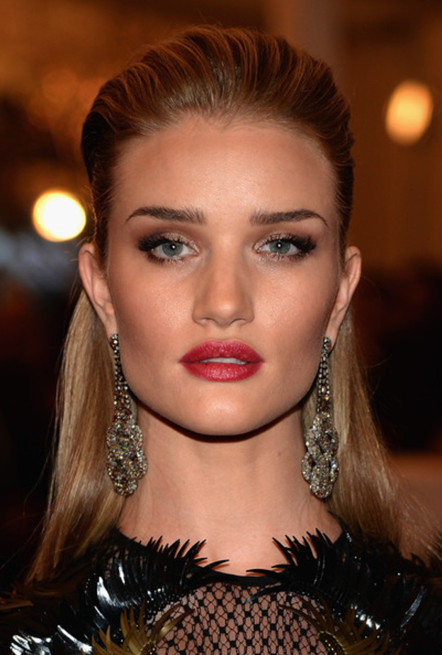 أقراط روزي هنتنغتون وايتلي من لورين شوارتز