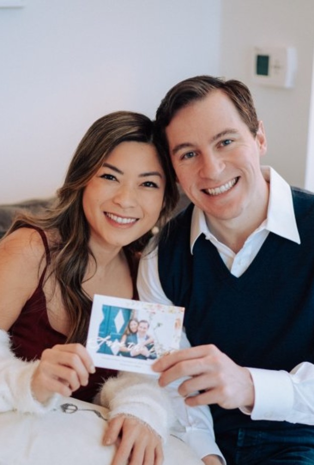 صورة او فيديو على مواقع التواصل الاجتماعي من الافكار الجميلة للاعلان عن تأجيل حفل الزفاف