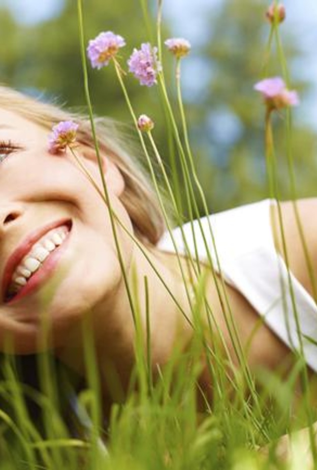 صفات المرأة في سن الأربعين