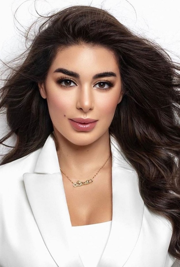 ياسمين صبري في حفل عقد قرانها تعمتد المكياج الناعم