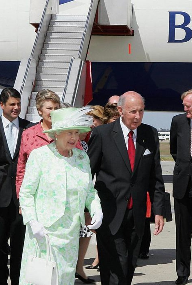 كيف يتحكم البروتوكول الملكي في سفر العائلة المالكة البريطانية إلى خارج المملكة المتحدة؟