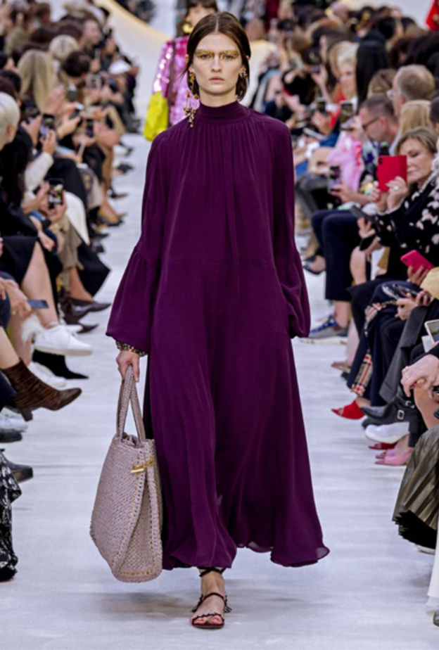 موديلات ملابس باللون البنفسجي لرمضان 2020 من Valentino